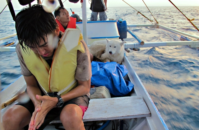 El difícil viaje en barco desde Camiguin a Calayán