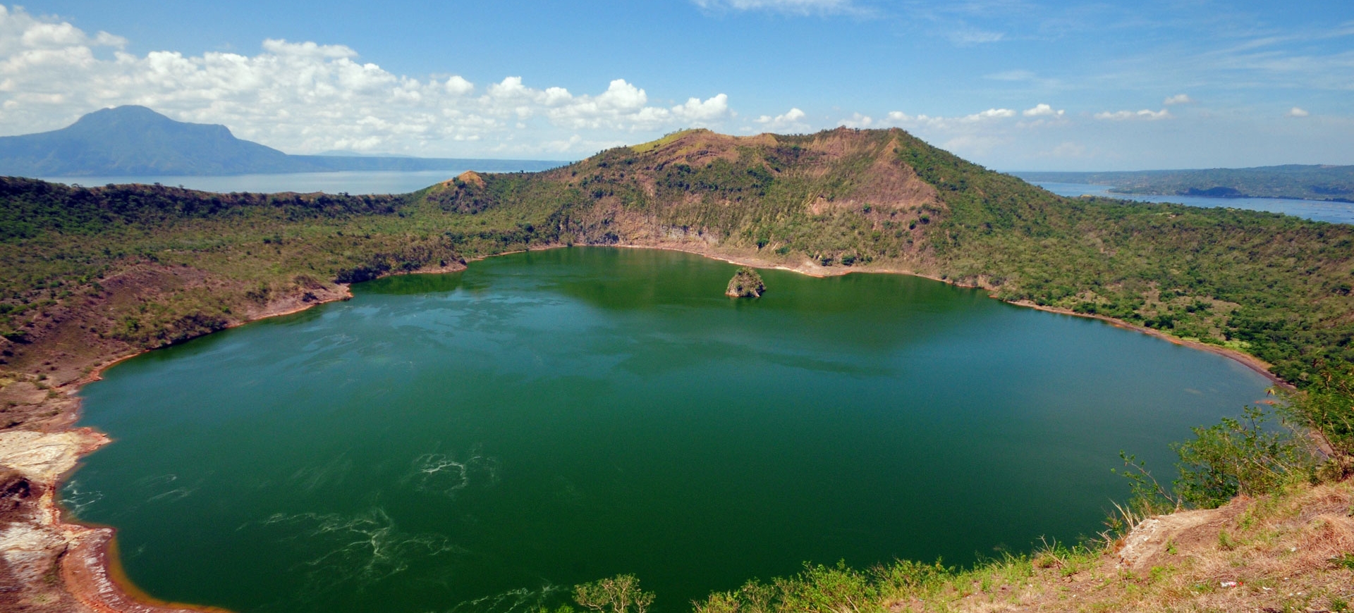 Tour de un día en Taal: Lago Taal, Volcán Taal y
Ciudad Patrimonio de Taal