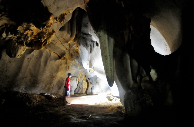 Inside Hundred Caves in Tagabinet