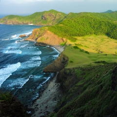 Die zerklüfteten Küsten der Insel Palaui